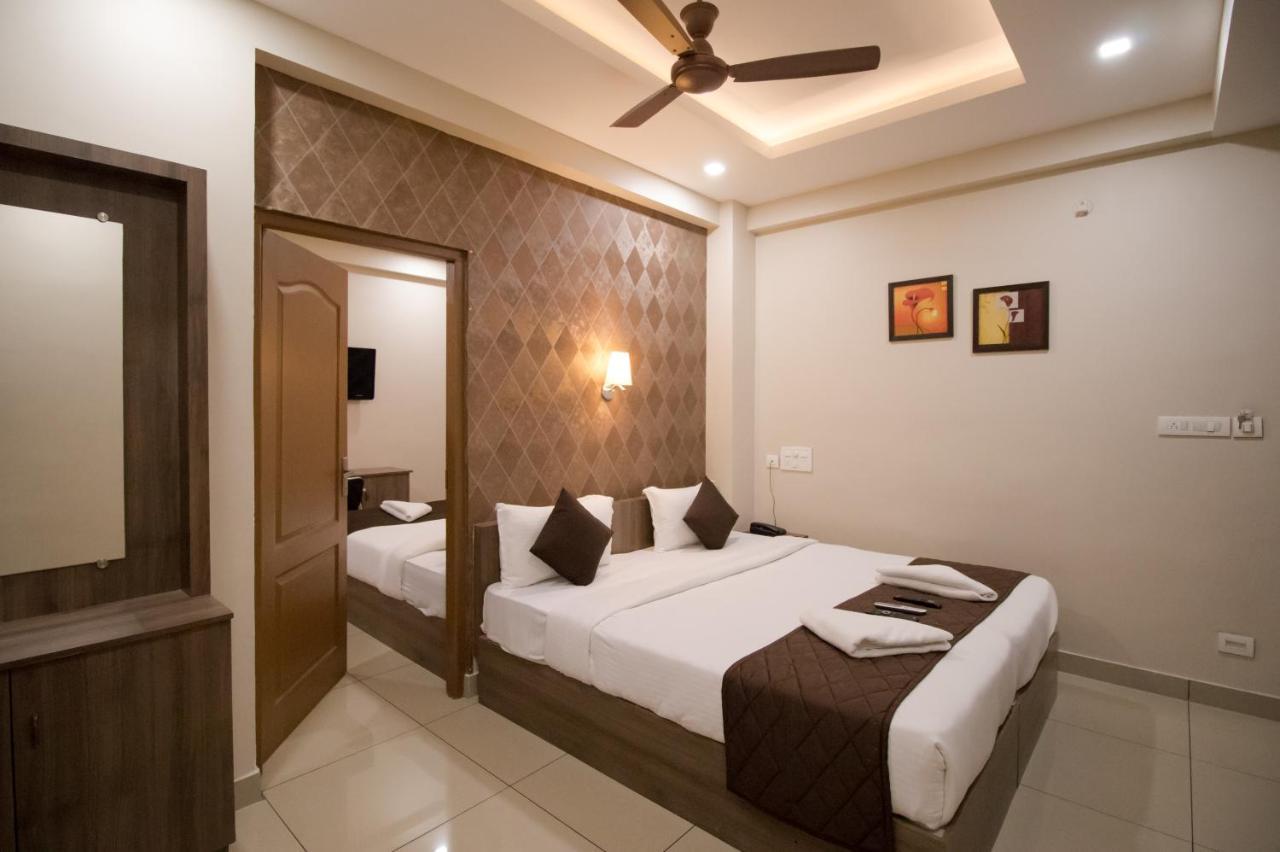 Hotel Spring Field Billets à Kochi Extérieur photo