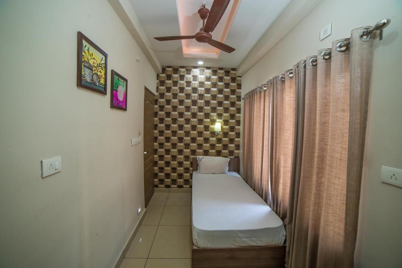 Hotel Spring Field Billets à Kochi Extérieur photo