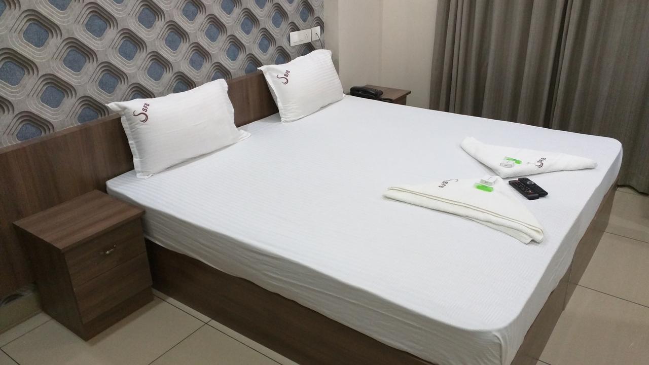 Hotel Spring Field Billets à Kochi Extérieur photo