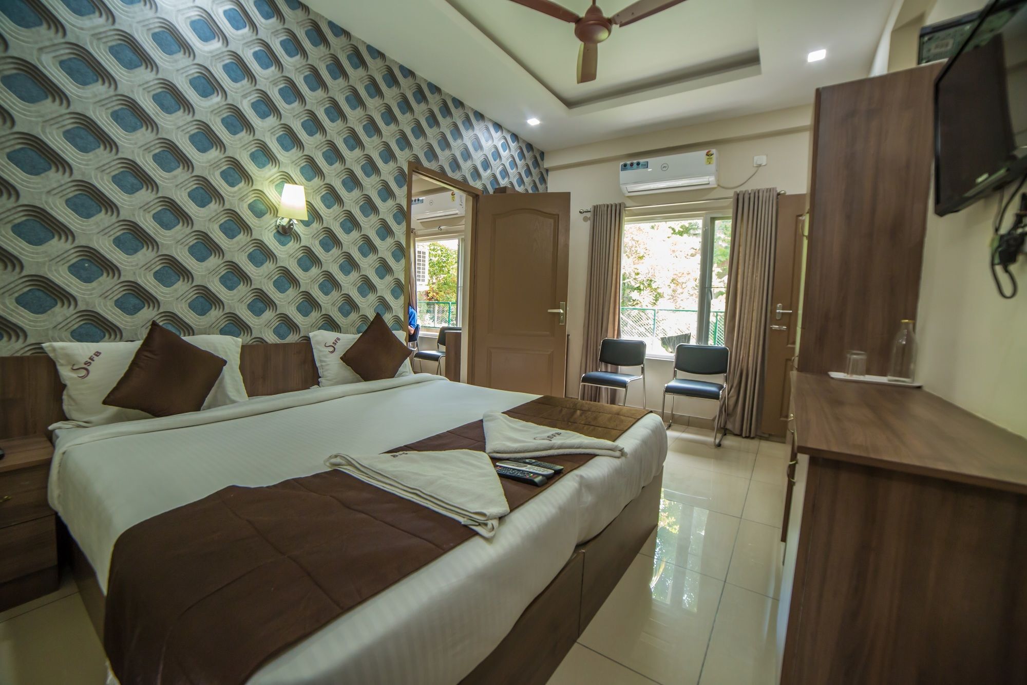 Hotel Spring Field Billets à Kochi Extérieur photo